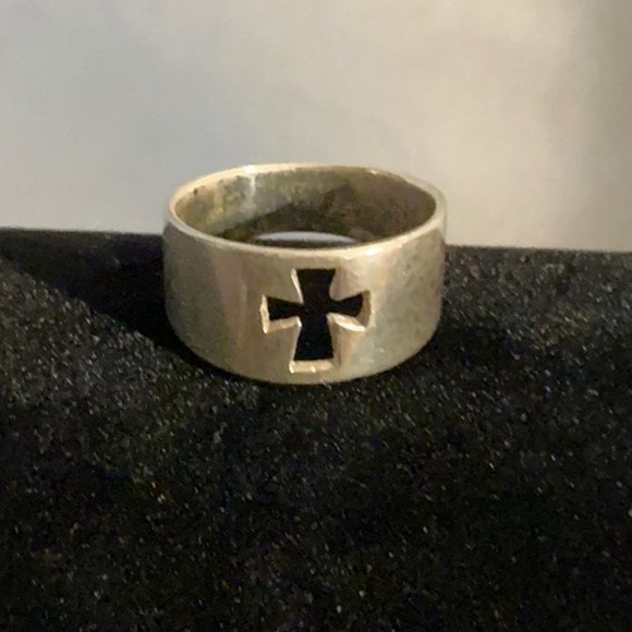 Sterling Silver Cross Ring - Picture 5 of 8